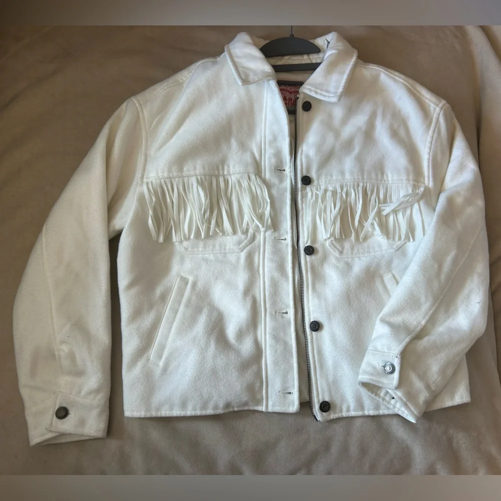 Levi’s Western White Fringe Jacket - Picture 1 of 7